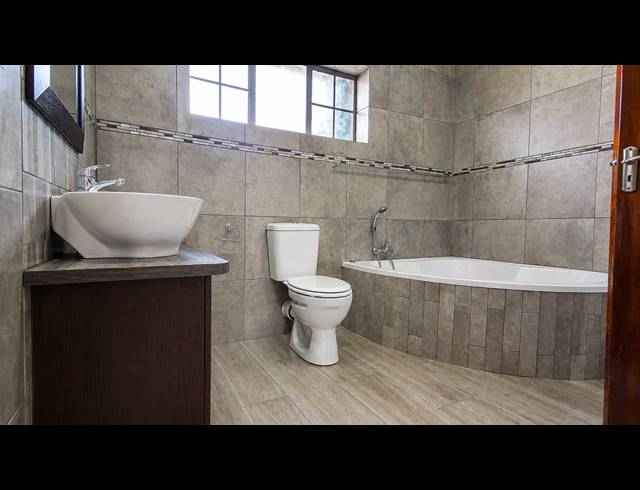 3 BEDROOM CLUSTER TO LET IN FLAMWOOD